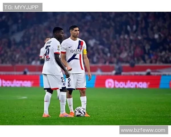 2020年曼联与巴黎圣日耳曼激战回顾：一场足球盛宴的精彩瞬间与战术较量